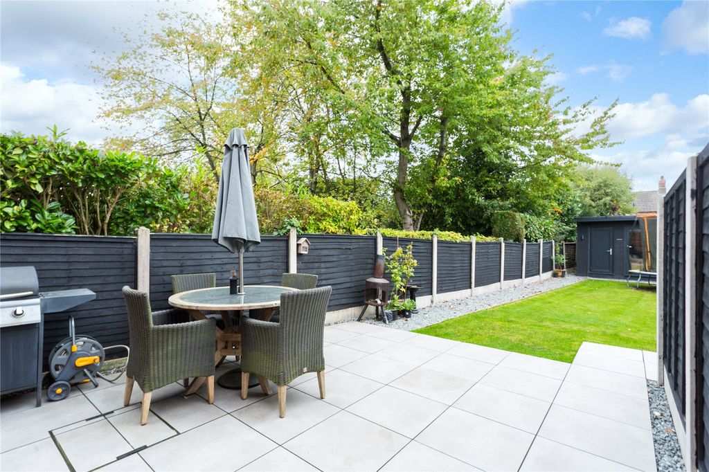 Property photo 2 of 16 Photos