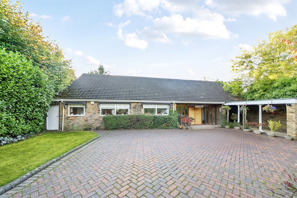 Property photo 2 of 21