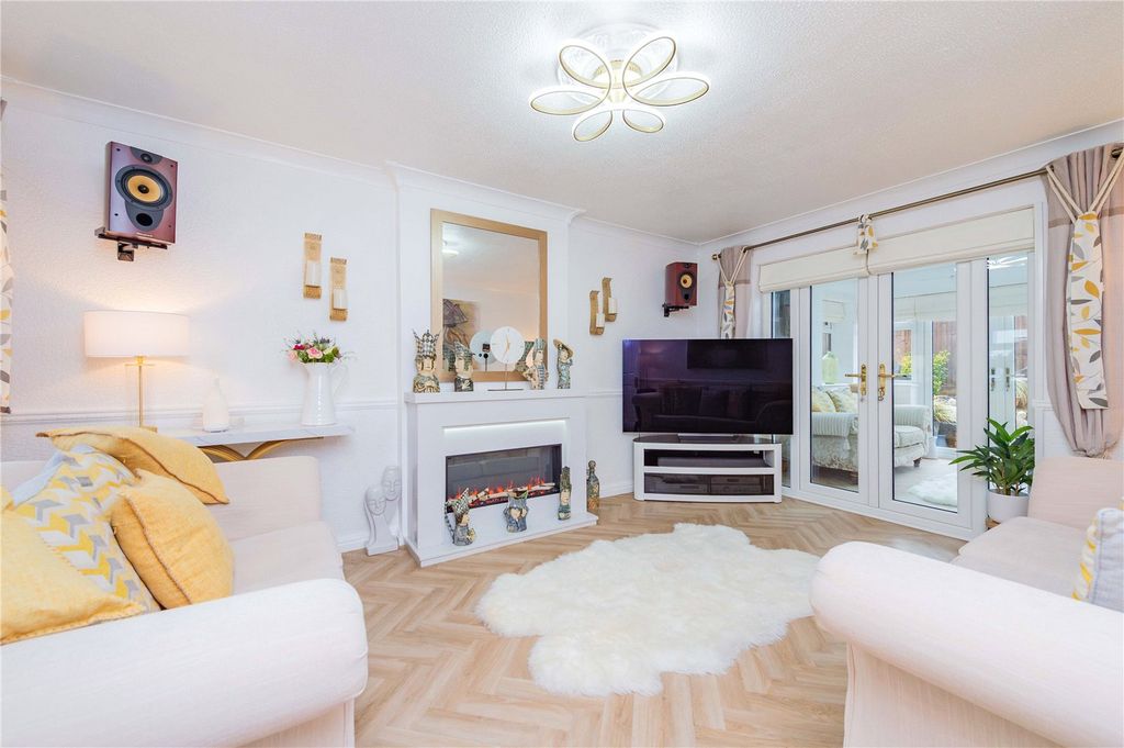 Property photo 2 of 43 Picture No. 30