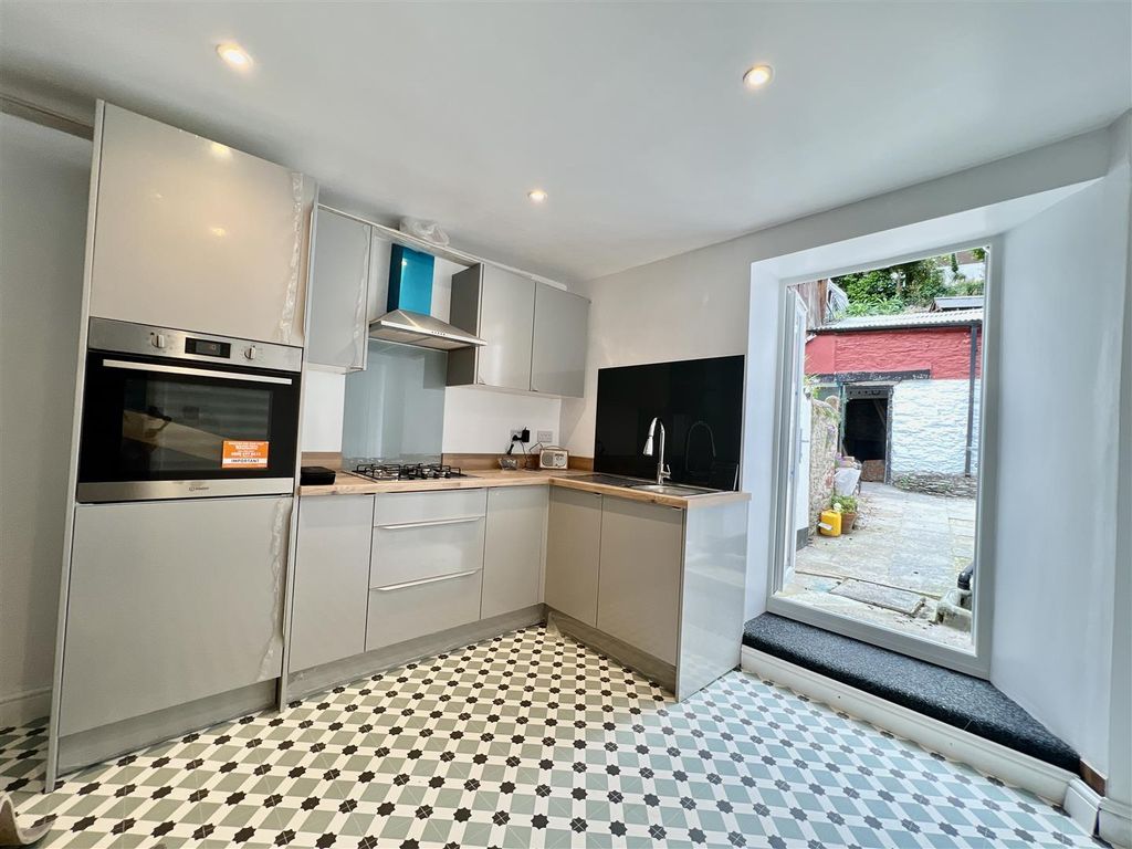 Property photo 2 of 13 61 New Road Kitchen.Jpg
