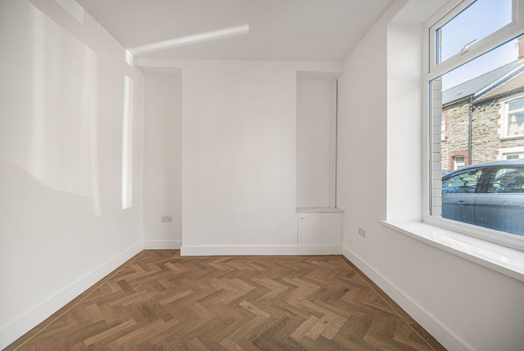 Property photo 3 of 39