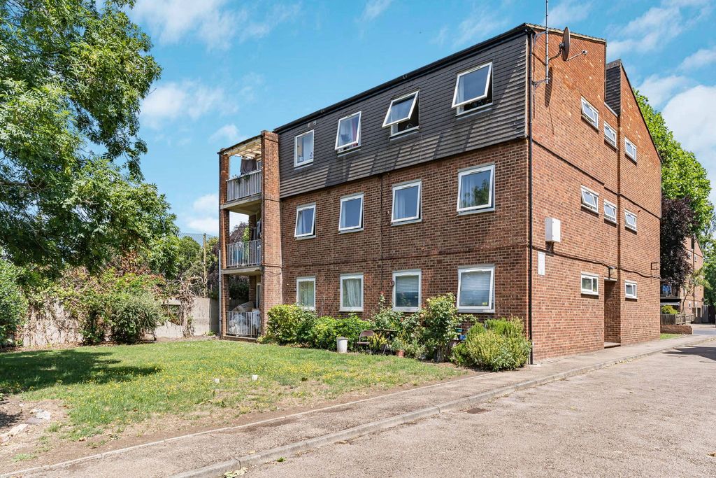 Property photo 1 of 11