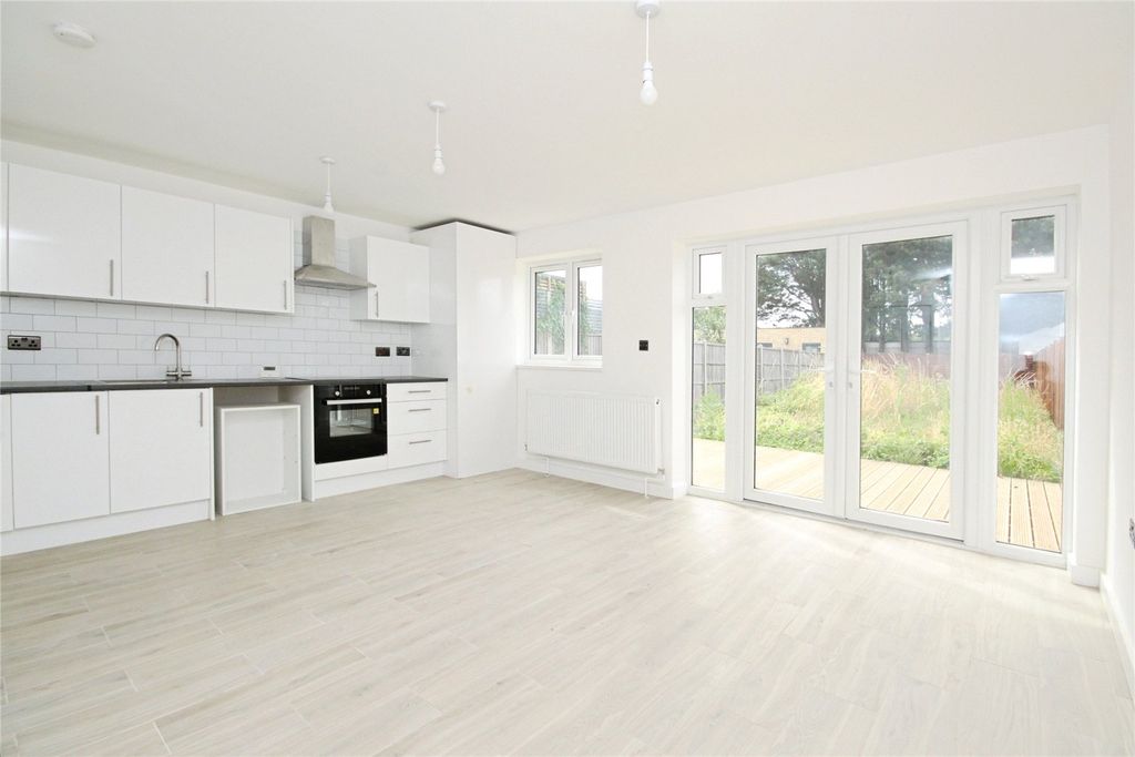 Property photo 2 of 9 Picture No. 04