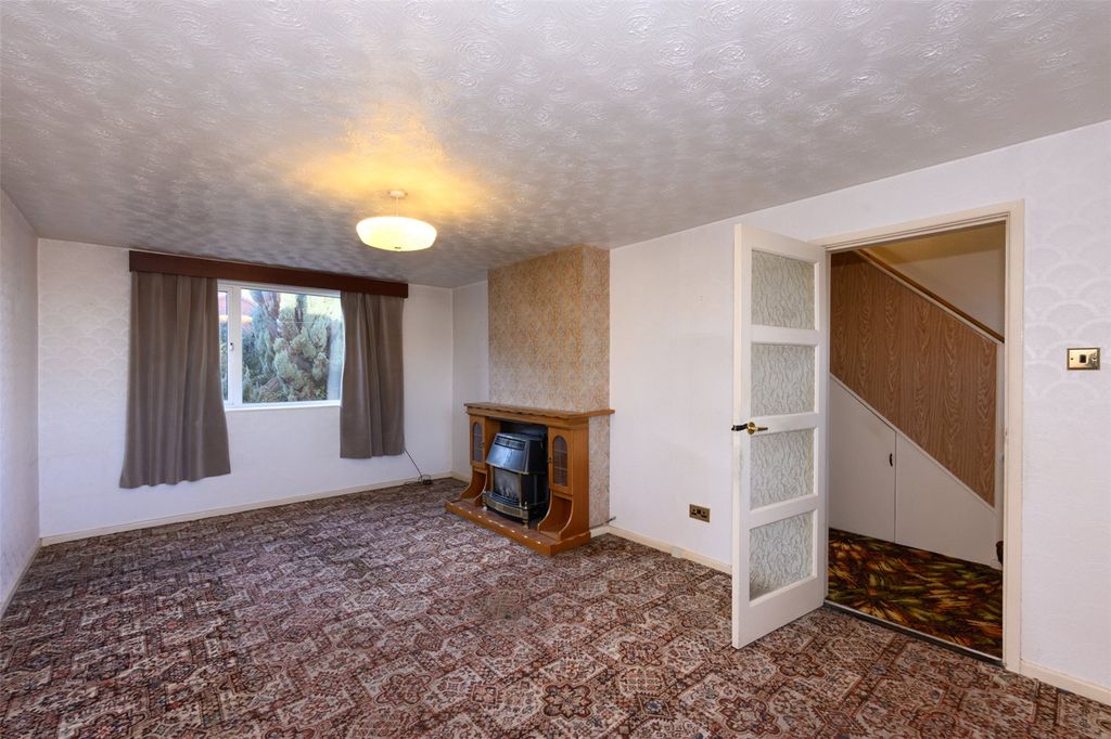 Property photo 3 of 10 Reception