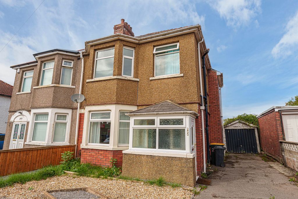 Property photo 1 of 34
