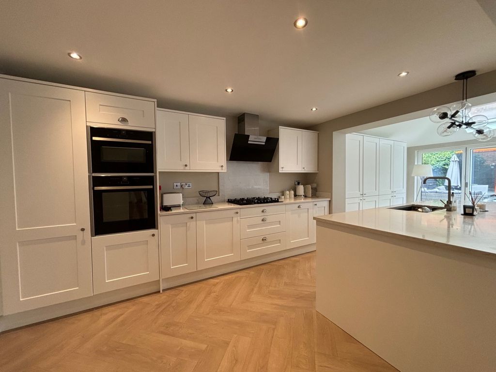 Property photo 3 of 22 Breezehill