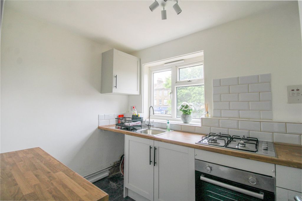 Property photo 3 of 7 Picture No. 22