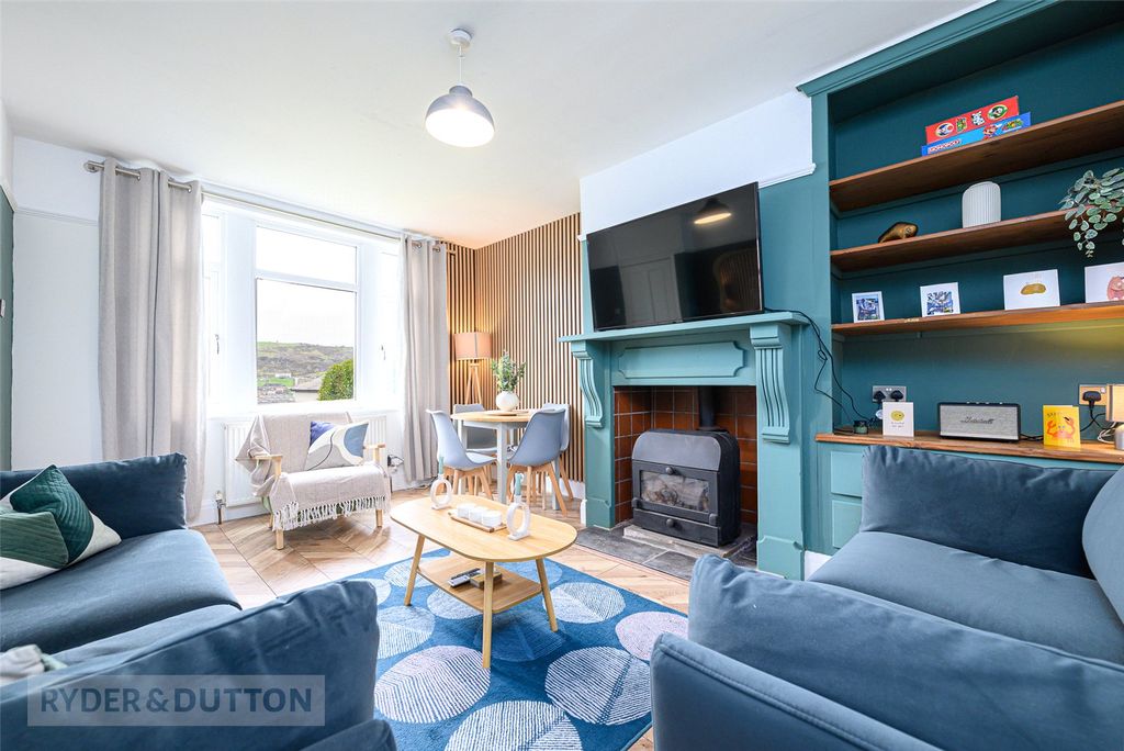 Property photo 3 of 21 Living Room