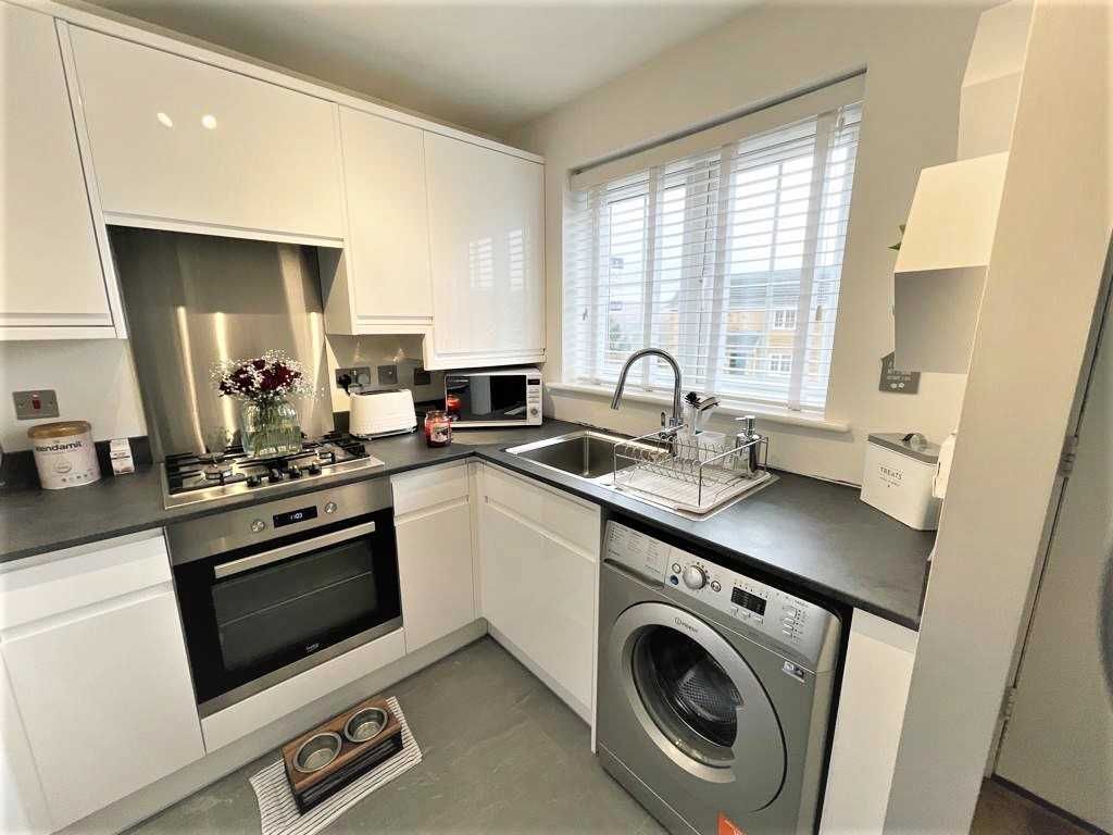 Property photo 3 of 19 Kitchen