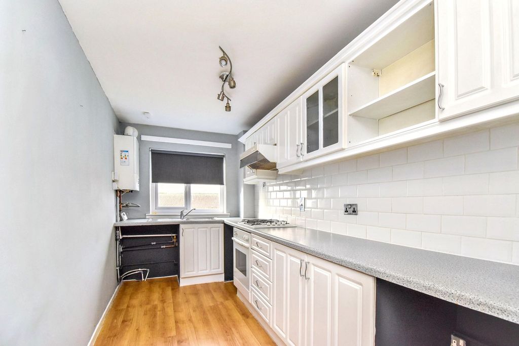 Property photo 3 of 6 Kitchen