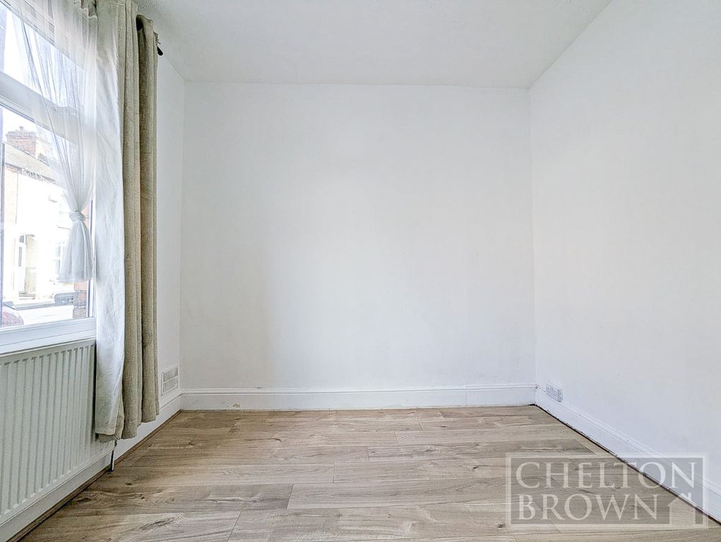 Property photo 3 of 25 Living Room
