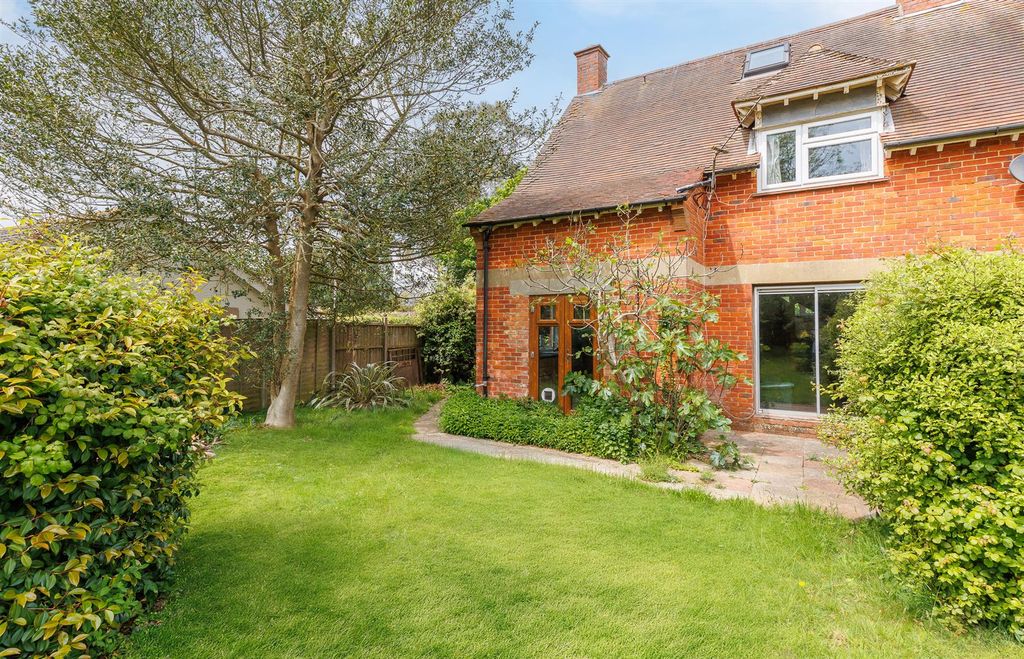 Property photo 2 of 23