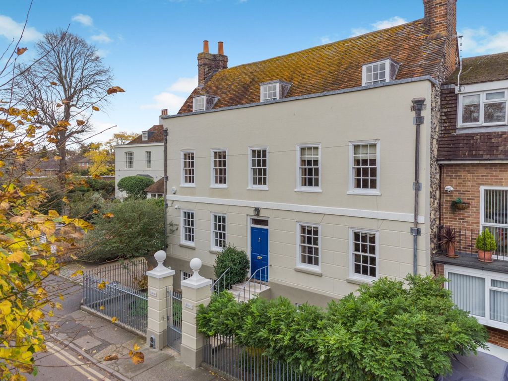 Property photo 1 of 18 Linden House