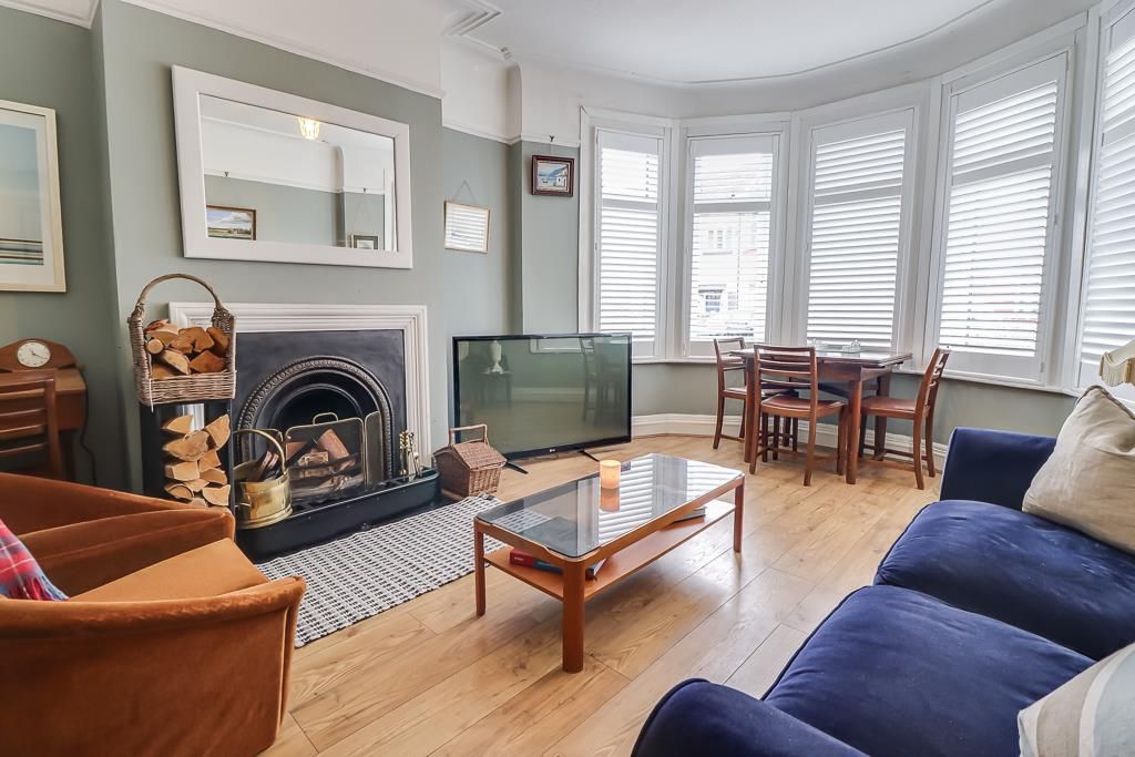 Property photo 2 of 30 Lounge