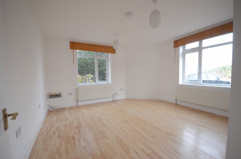 Property photo 2 of 9 Photo 5