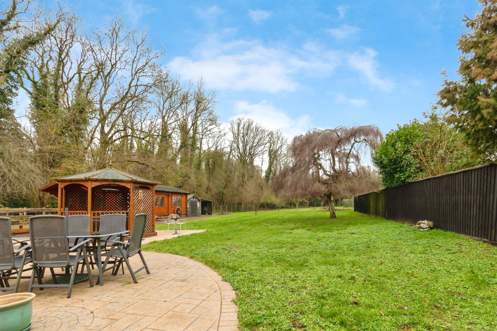 Property photo 2 of 18