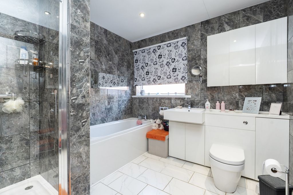 Property photo 3 of 18 Dsc02498