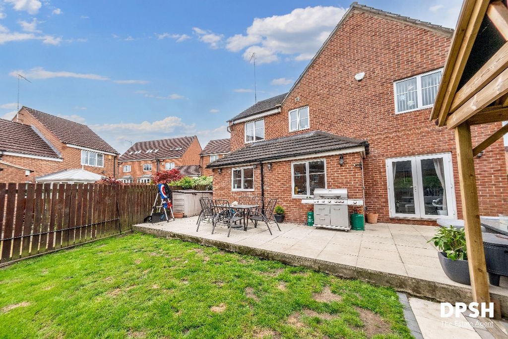 Property photo 3 of 33