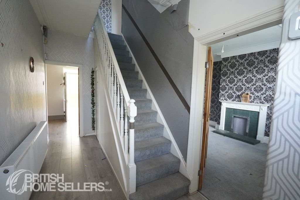 Property photo 3 of 37 Picture No. 25