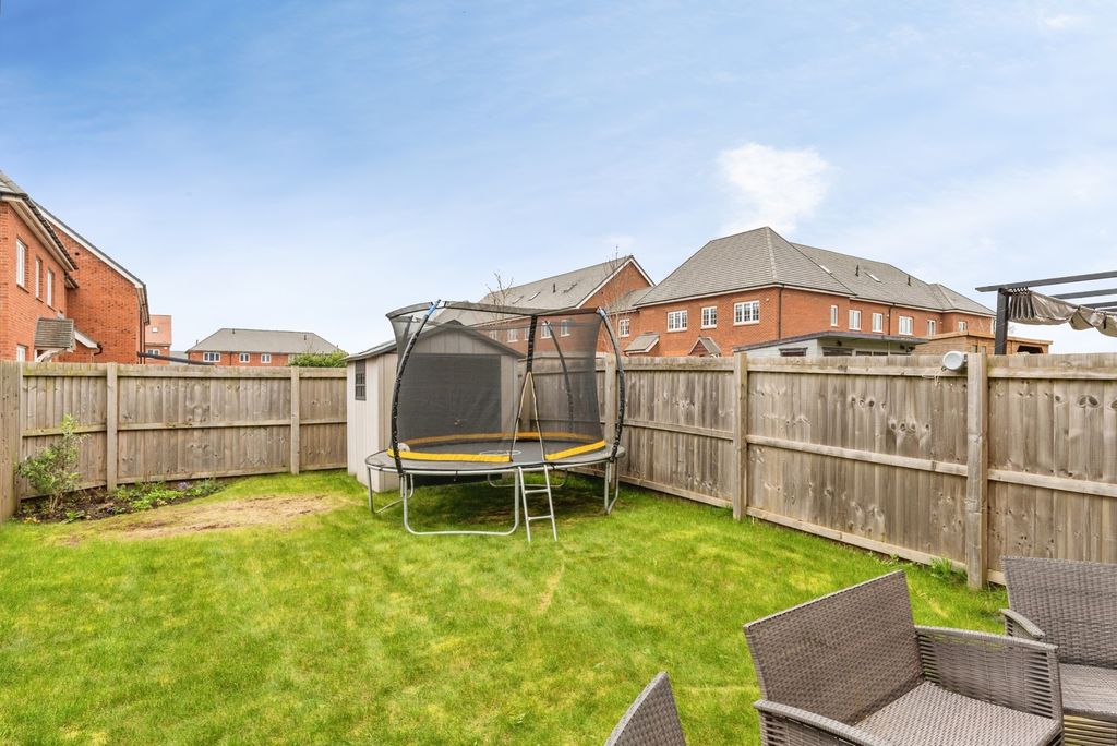 Property photo 2 of 32 Pbox-Img.Jpg