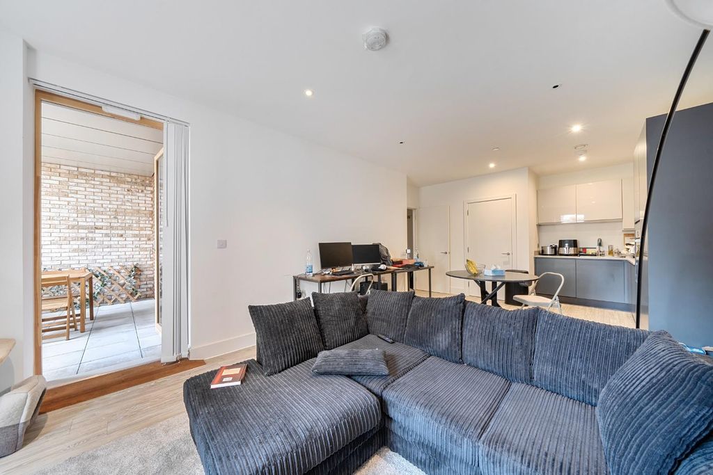 Property photo 3 of 13 1513603-3-6Aa905Bd5A587.Jpg