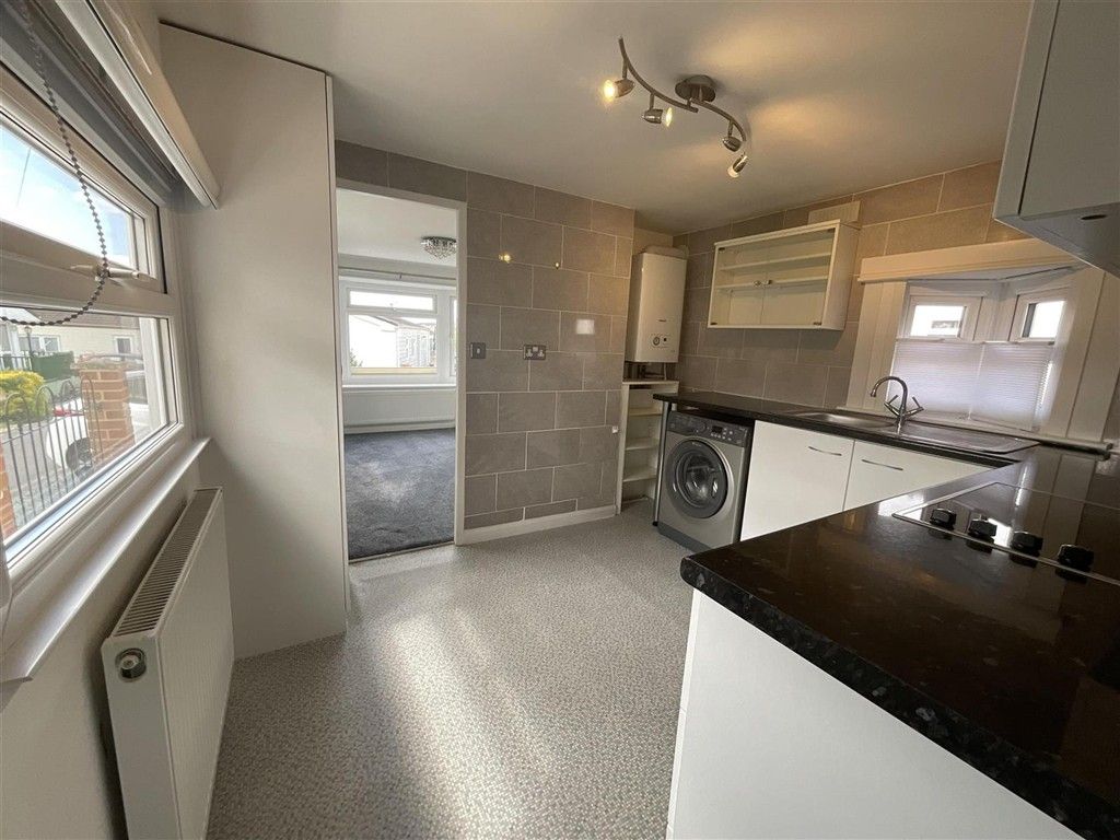 Property photo 2 of 8 Kitchen