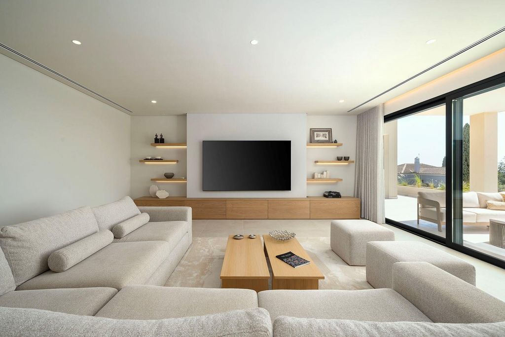 Property photo 2 of 27 Image