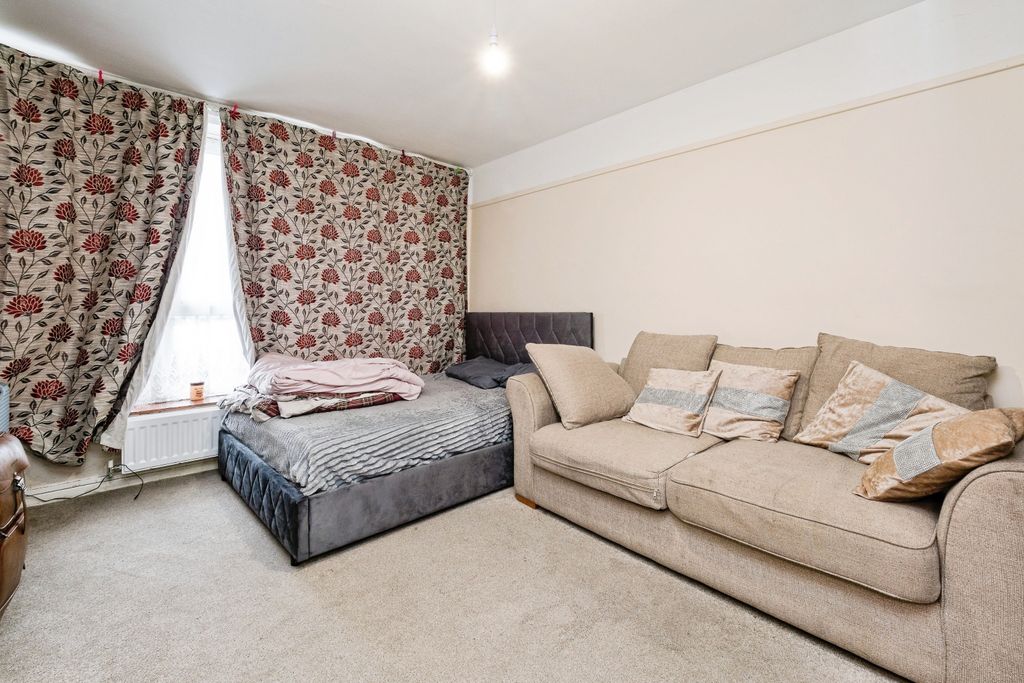 Property photo 2 of 16 2