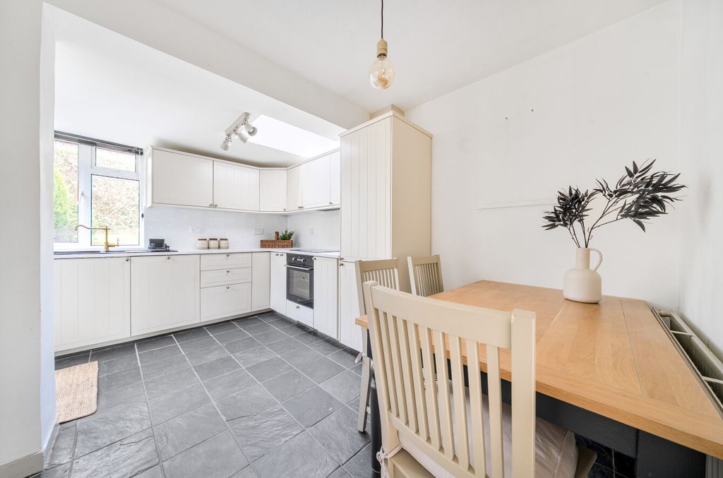 Property photo 2 of 15 1414498-34-698c72...