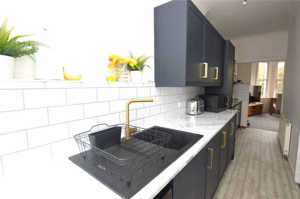 Property photo 3 of 8 Picture No. 06