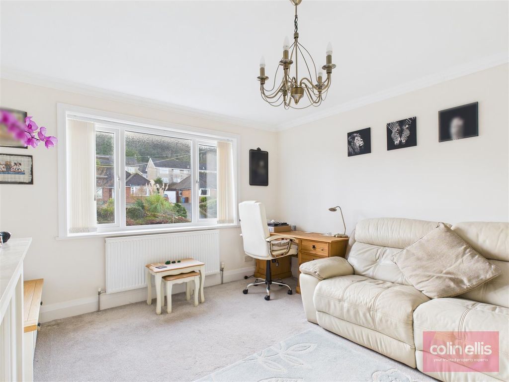 Property photo 3 of 15 Cam05075G0-Pr0250-Still008.Jpg