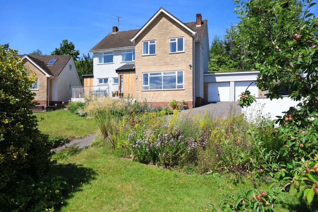 Property photo 1 of 18 External