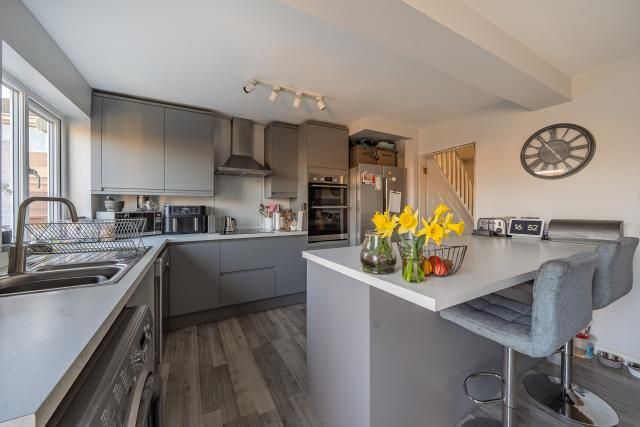 Property photo 1 of 19 Kitchen