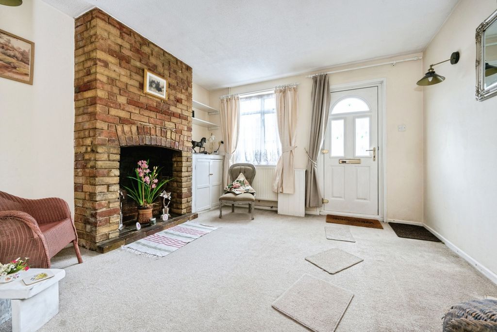 Property photo 3 of 16 Photo