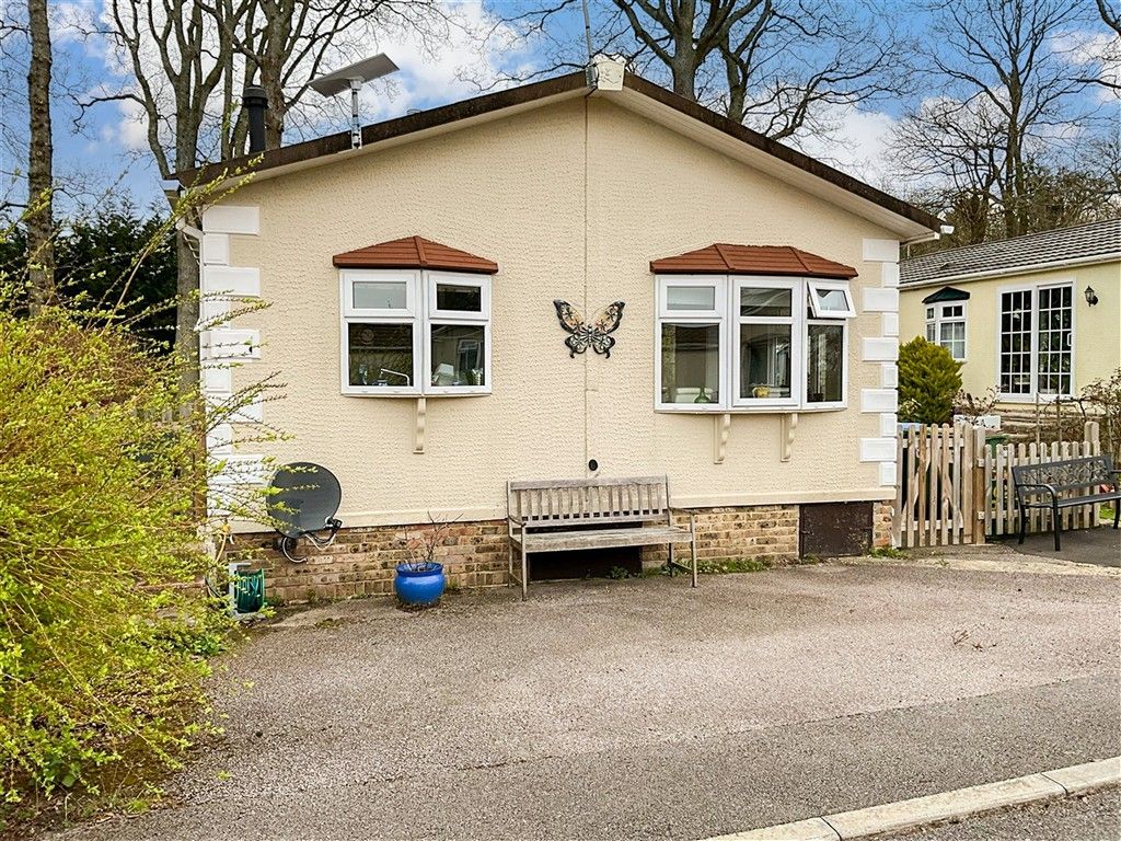 Property photo 1 of 8 Front