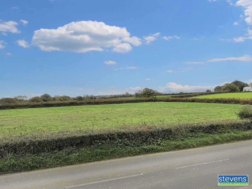 Property photo 3 of 22 Image00007