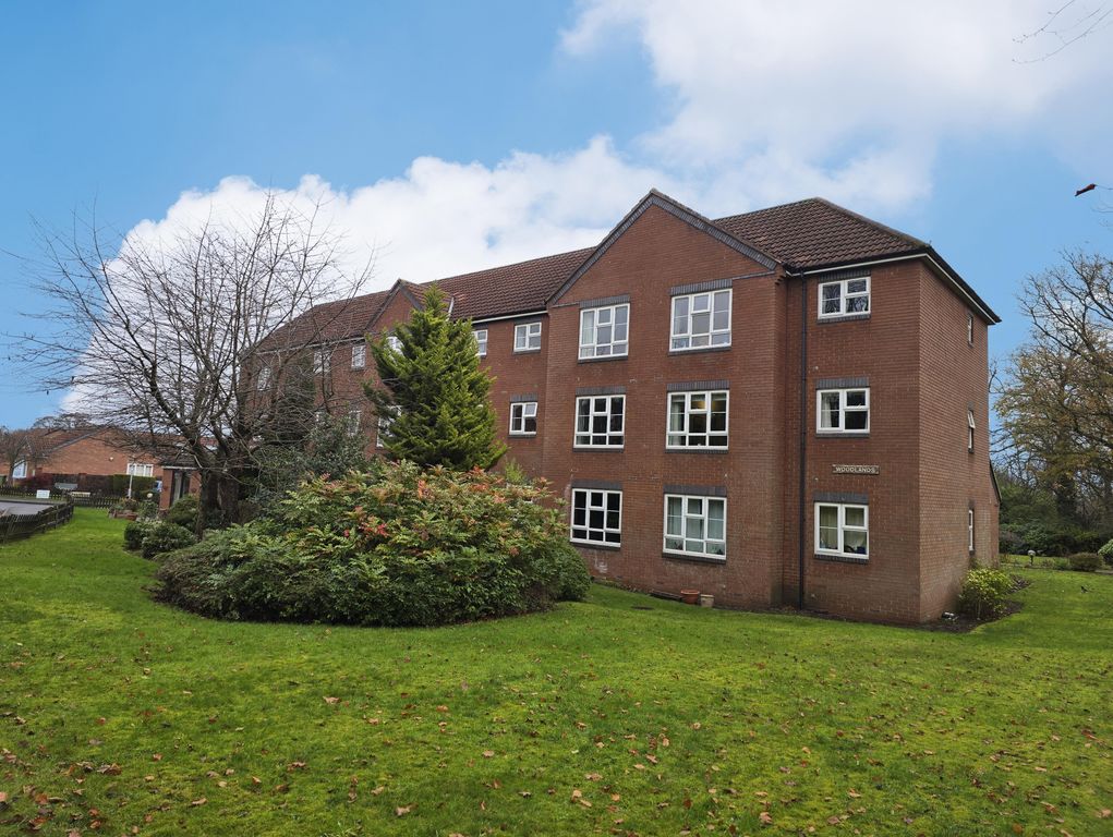 Property photo 3 of 15 R251217 276 - Flat 8 Woodlands, The Spinney, Leeds, West Yorkshi (10).Jpg