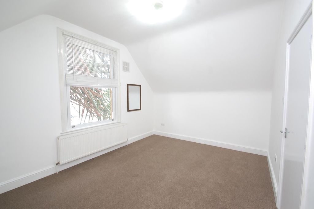 Property photo 3 of 6 Bedroom