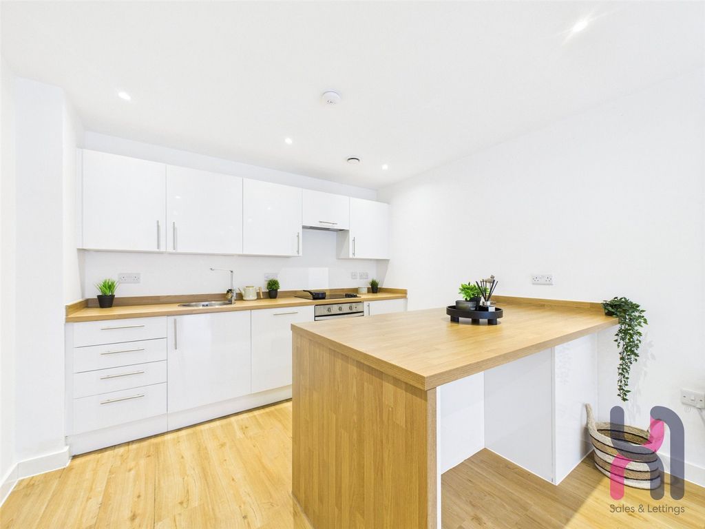 Property photo 3 of 9 Picture No. 25