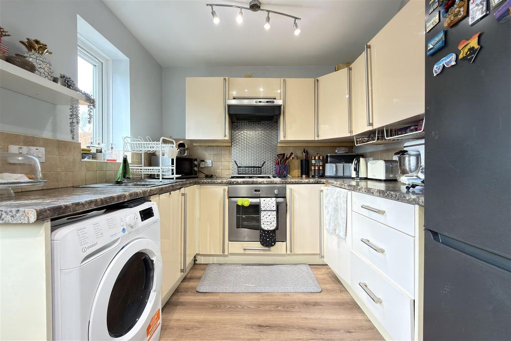 Property photo 3 of 13 Kitchen/Diner