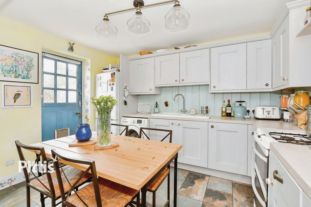 Property photo 2 of 12 7ee5F219-Fileacce...