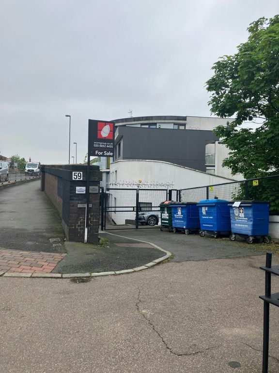 Property photo 3 of 9 Ext Entrance.Jpg