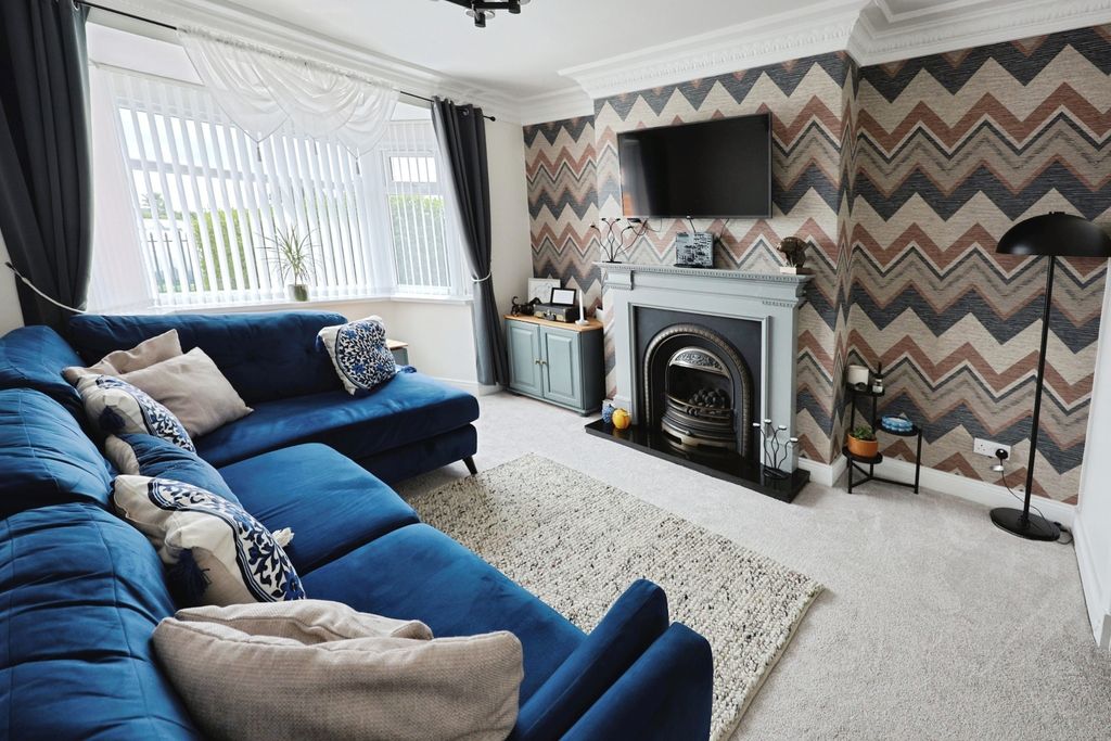 Property photo 3 of 15 Pbox-Img.Jpg