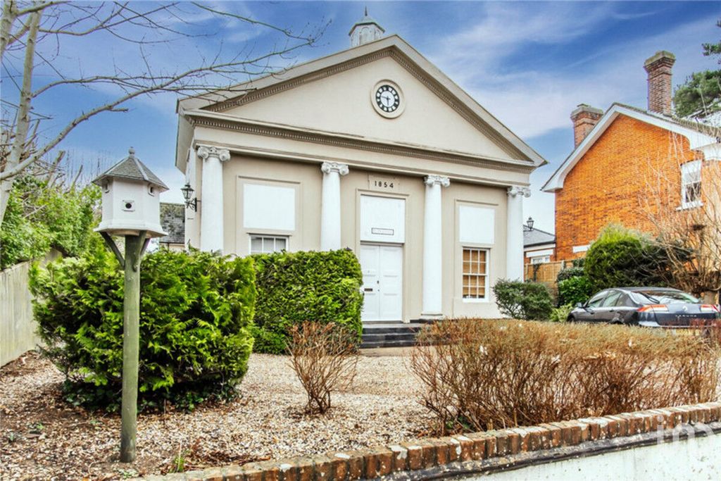 Property photo 1 of 8