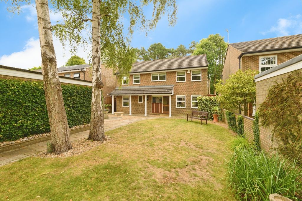 Property photo 1 of 21 Front