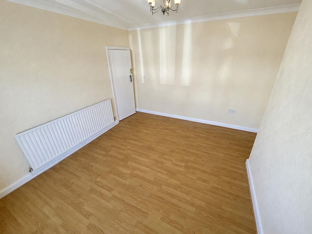 Property photo 2 of 15 Image