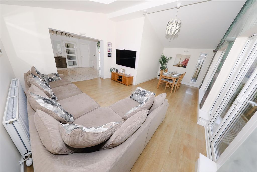 Property photo 3 of 23 C