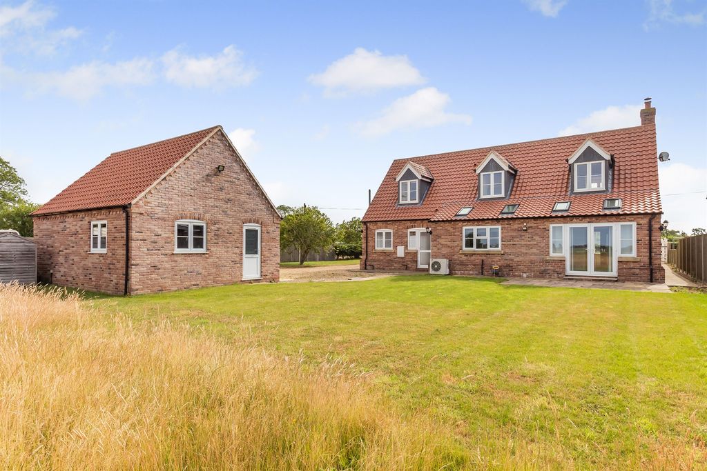 Property photo 1 of 18