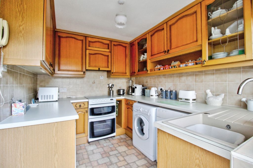 Property photo 3 of 16 4