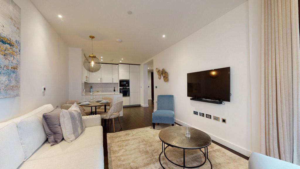 Property photo 2 of 23